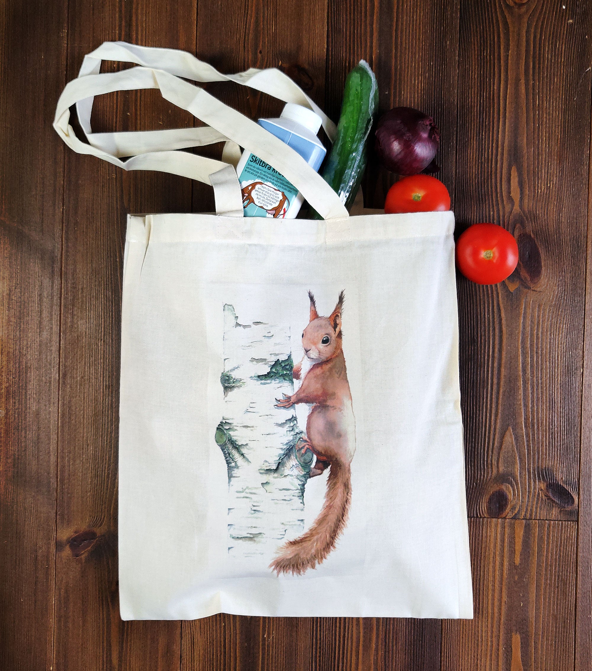 Tote bag with squirrel